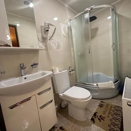 рай Lägenhetshotell Skhidnytsia